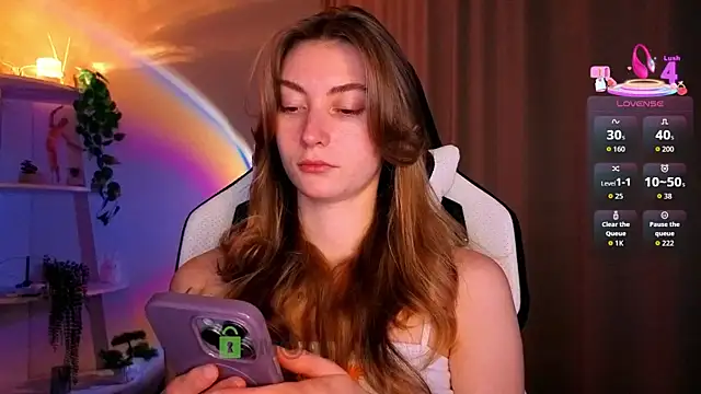 lady curls online show from March 22, 11:00 pm