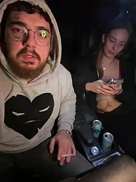 MrAndMrsSavage online show from December 18, 9:52 pm