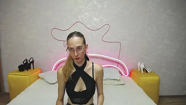 KlaryBrait online show from September 25, 6:34 am