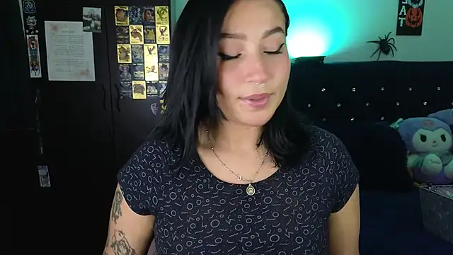 Pauilina online show from November 8, 9:20 pm