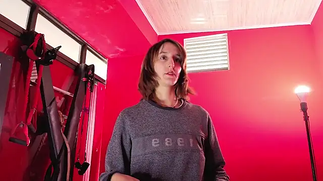 Ambar Roux  online show from March 19, 12:53 pm