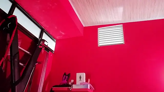 Ambar Roux  online show from February 7, 2:54 pm