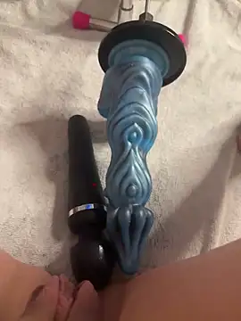 luisa1 online show from December 17, 7:29 pm