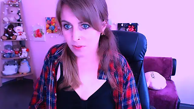 Hot Milady online show from April 7, 7:43 am