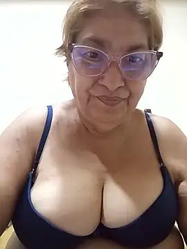 florecita69 online show from January 19, 3:41 pm