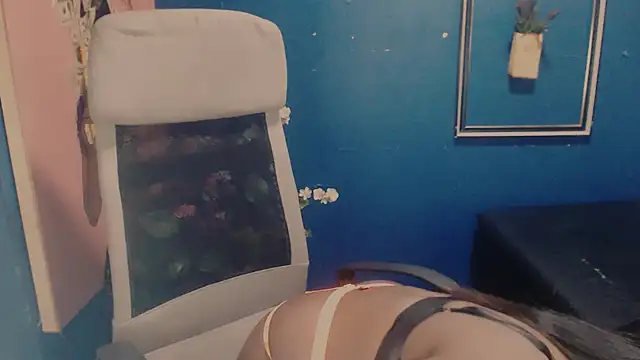 Littleindianmilf online show from October 8, 12:09 pm