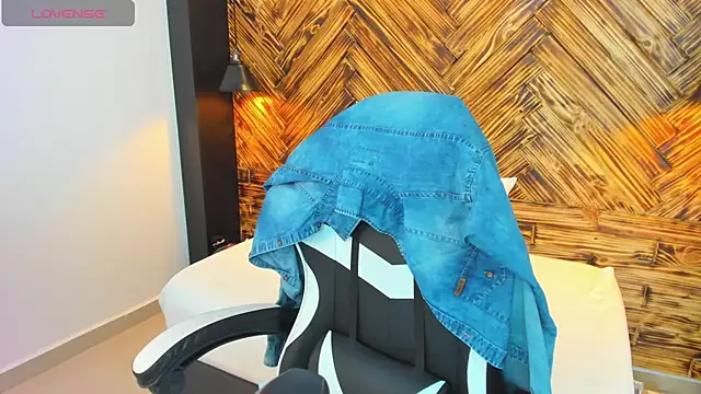 emma collson online show from September 30, 10:47 pm