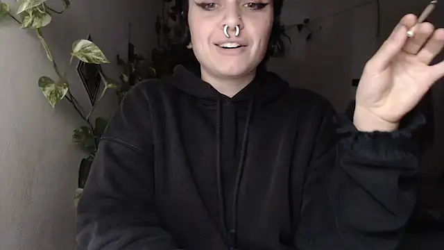 metamorphosiskin online show from November 28, 9:29 pm