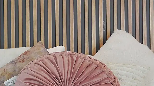 VanessaGlenn online show from October 16, 8:33 pm