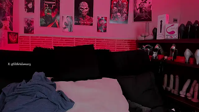 lilith-deveraux online show from October 16, 2:20 pm