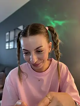 Mia Ethan online show from July 22, 2:40 pm