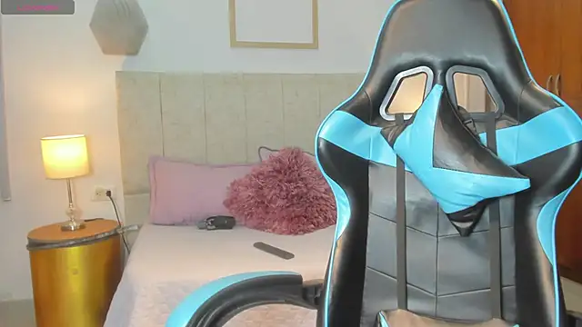  maria foxx  online show from December 13, 7:53 pm