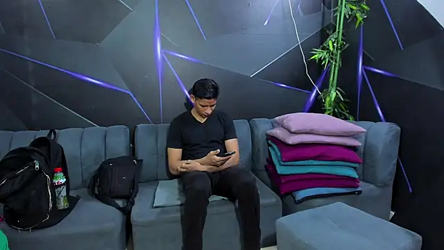 playsgirlhot online show from March 2, 11:17 am