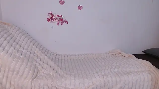 bellaa love  online show from March 30, 12:10 am