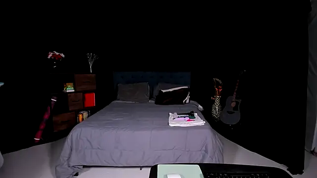 NinaRiveraXO online show from September 9, 1:05 am