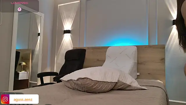 agussaenz online show from March 18, 11:21 pm