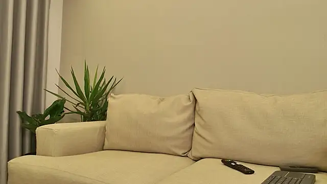 agussaenz online show from June 22, 11:24 pm