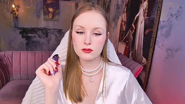 VivienLeeigh online show from April 14, 9:42 am