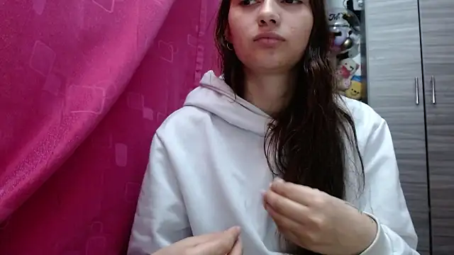 holy juli online show from March 5, 4:08 am