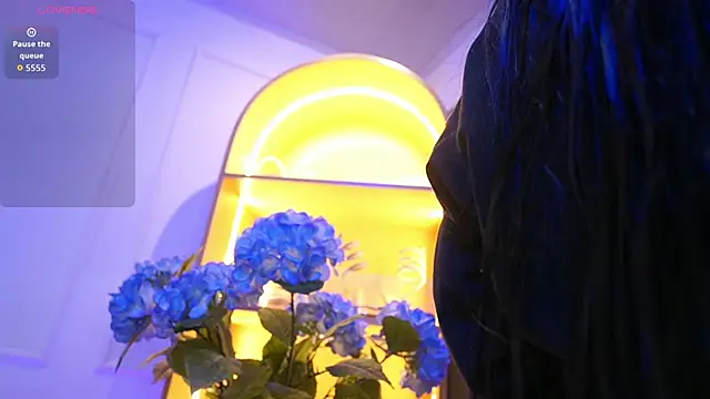 elasummer online show from December 16, 12:22 pm