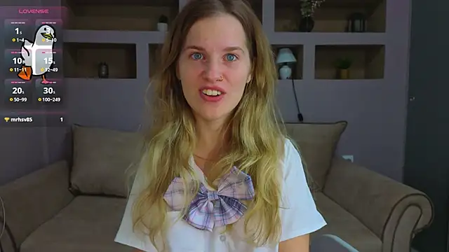 LinaCristonsen online show from October 25, 2:25 pm