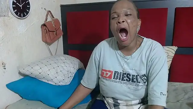 MaximTease24 online show from March 19, 5:39 pm