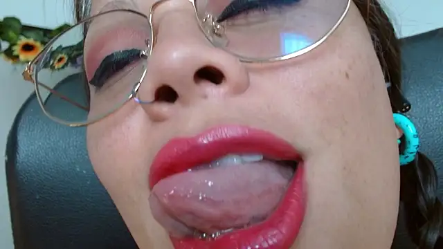 miss evoleth2 online show from March 12, 4:09 pm