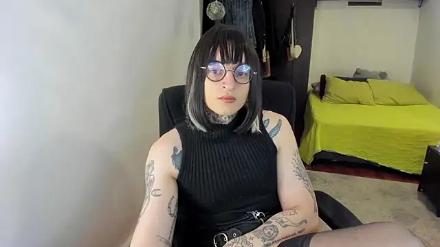 ShiiraVelkor online show from December 5, 10:16 am