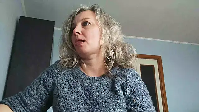 EdithManning online show from April 23, 1:02 pm