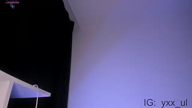 iluy  online show from April 8, 11:01 am