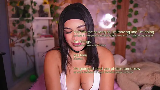 zoey-fox online show from April 23, 12:41 am