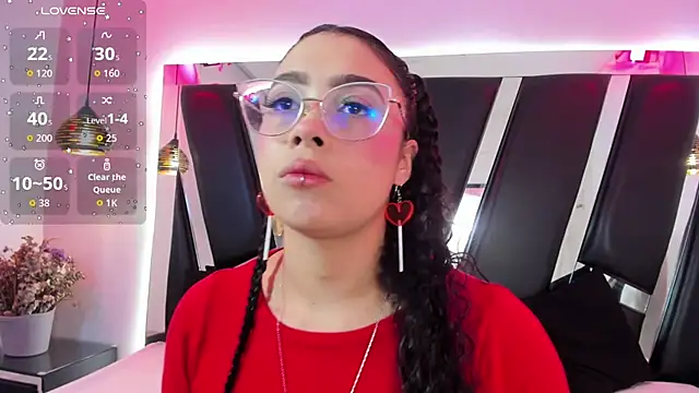 antonelllepiercee online show from September 30, 11:38 am