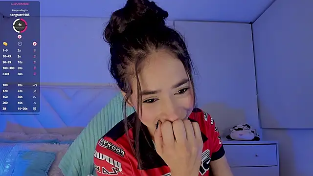 misscassidy  online show from July 17, 2:27 am