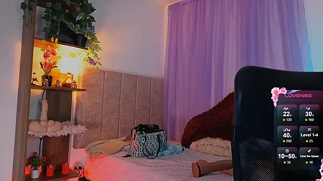 emilyrouxe online show from November 16, 4:29 pm