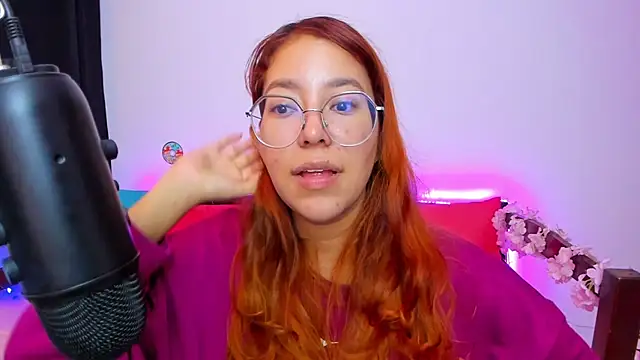  Moon Johnson online show from September 21, 11:25 pm