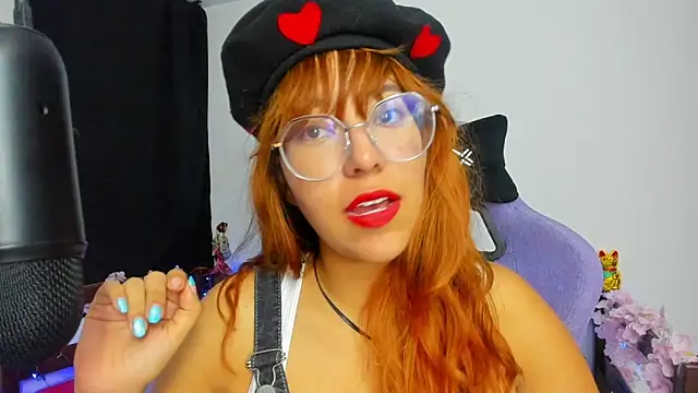  Moon Johnson online show from October 21, 11:42 pm