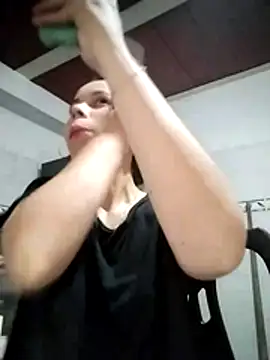 Lucianaferro  online show from April 24, 10:34 pm