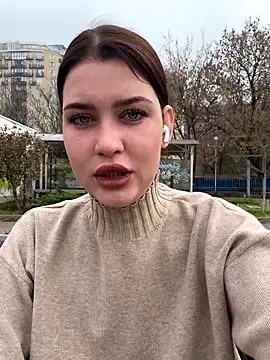 KikiWatson online show from November 10, 7:36 am