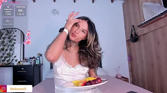 medussa13  online show from March 18, 12:10 pm