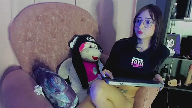 yulianademond66 online show from September 16, 3:25 am