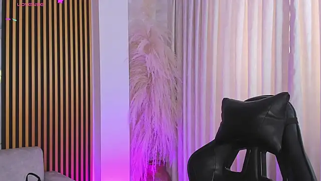 HannaRhodes online show from September 12, 3:08 pm