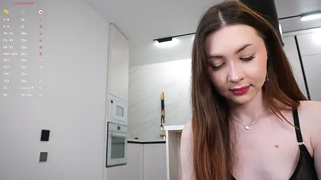 holyhee online show from September 29, 9:53 pm