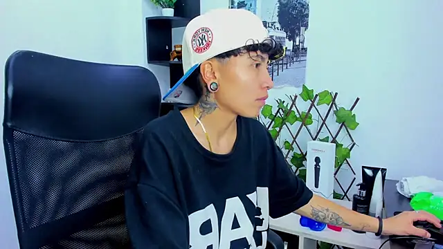 Im Mathias online show from November 9, 4:03 pm