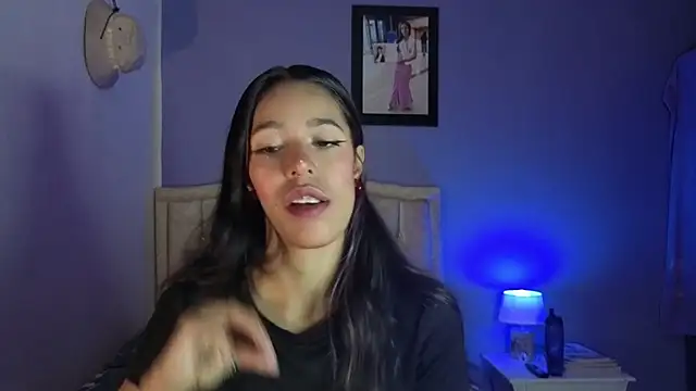 stephania t online show from April 10, 4:24 pm