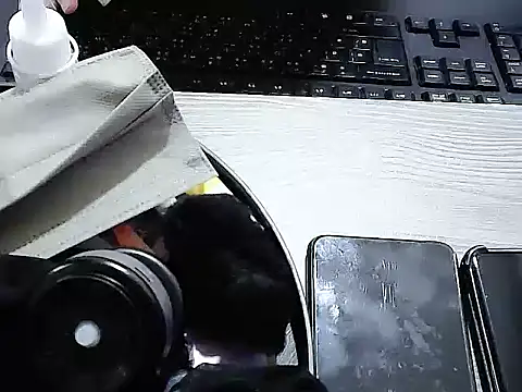 yourz tw online show from March 25, 5:49 pm