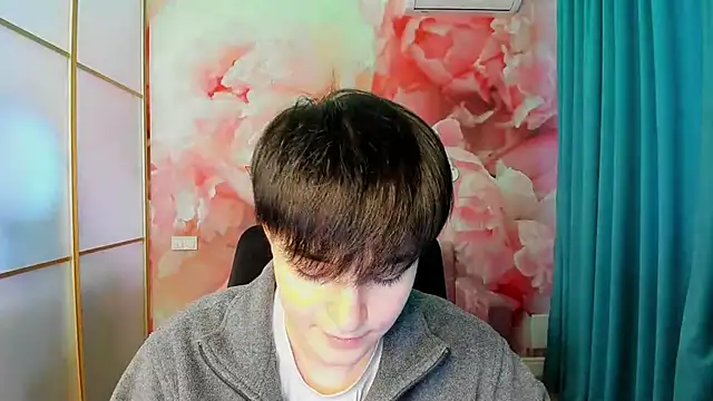 EmiliaYours online show from December 2, 8:48 am