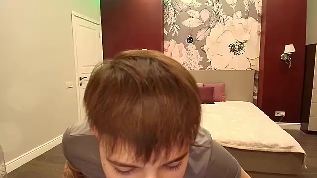 EmiliaYours online show from September 23, 3:54 pm