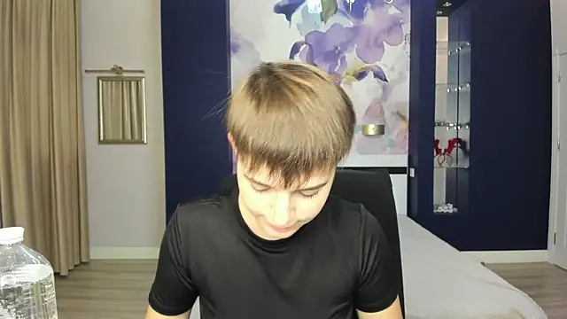 EmiliaYours online show from September 28, 4:34 pm