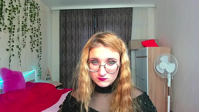 Miss Elsa  online show from December 2, 8:59 am