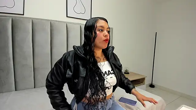 Laiia Page online show from October 10, 2:00 pm